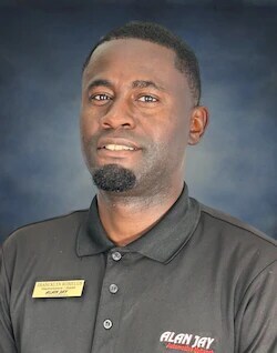 Staff member Francklyn R. from ID_6d17257de21a