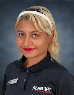 Staff member Marie R. from ID_16fa1a2736bc