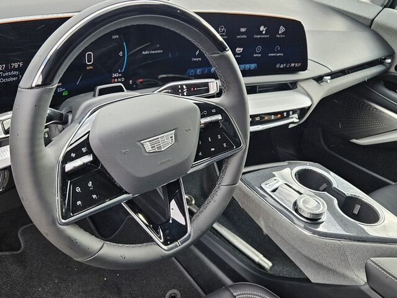 2025 Cadillac OPTIQ Sport 2 - Photo 15