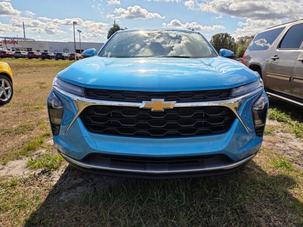 Certified 2025 Chevrolet Trax LT SUV