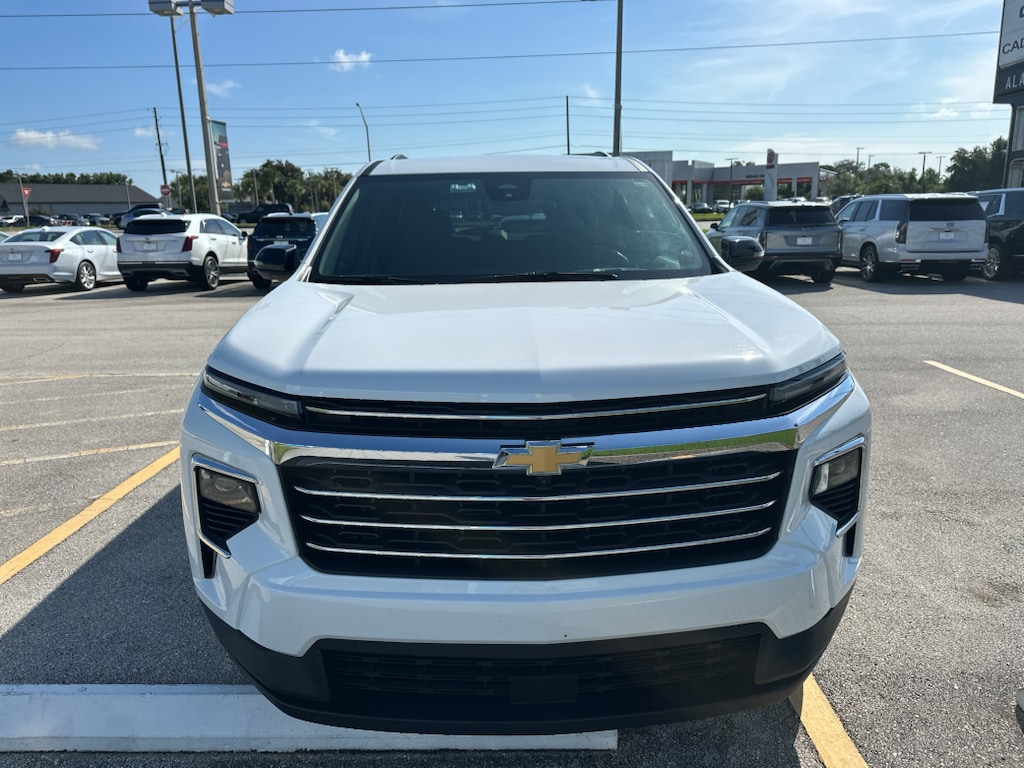 Used 2025 Chevrolet Traverse LT SUV
