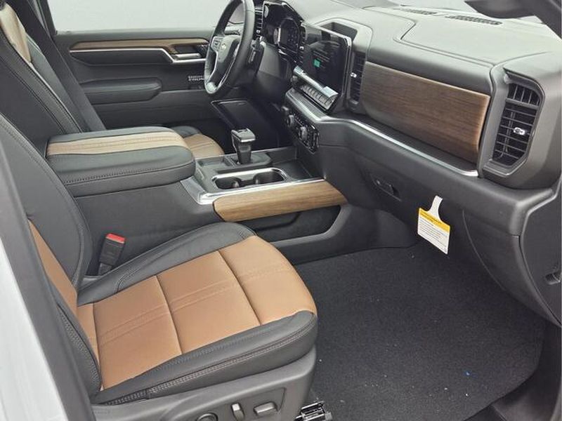 2026 Chevrolet Silverado 1500 High Country - Photo 17