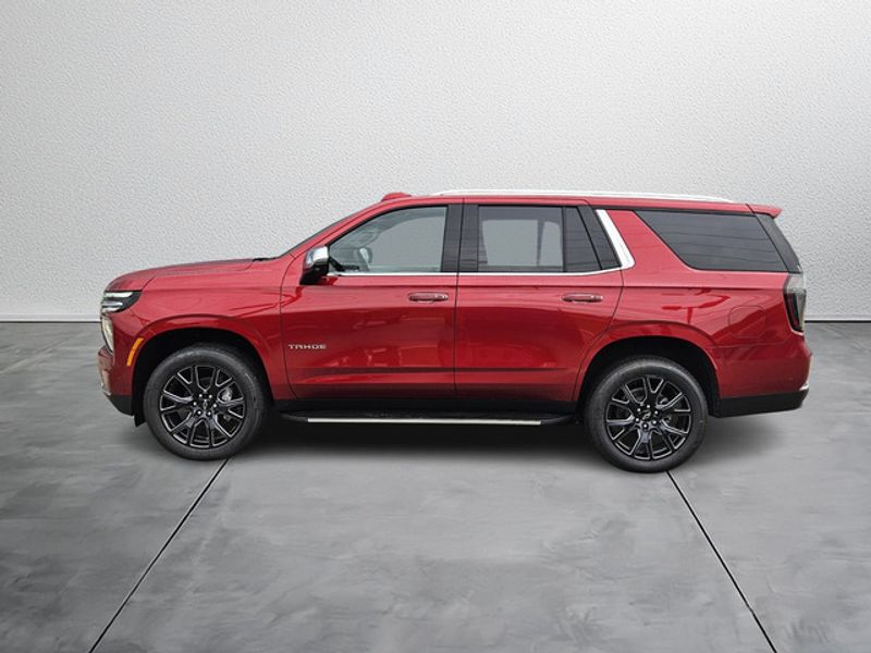 2025 Chevrolet Tahoe Premier photo 2