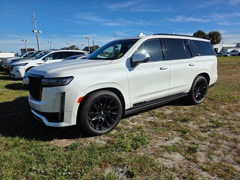 2023 Cadillac Escalade Sport Platinum photo 2