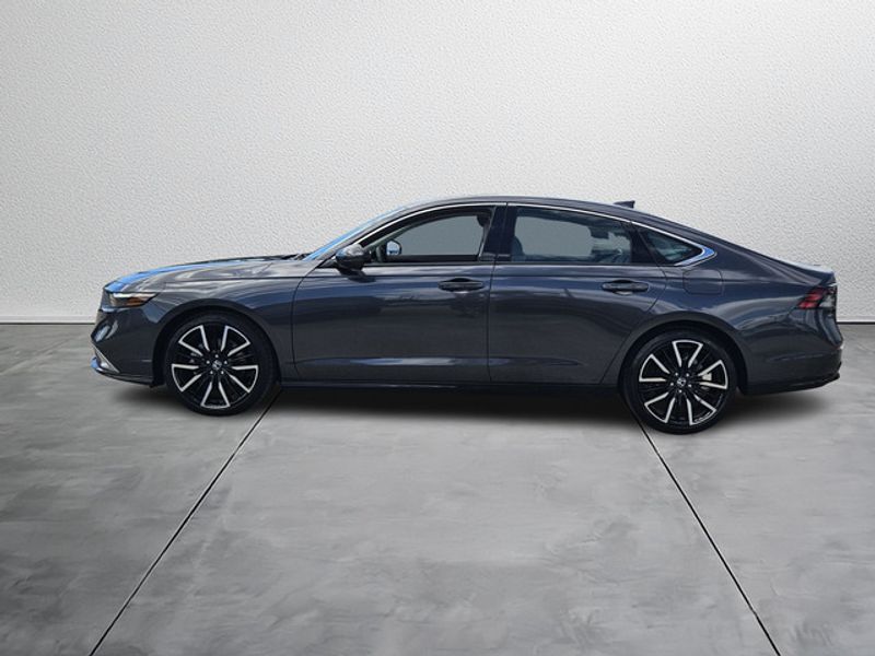 2025 Honda Accord Hybrid Touring photo 2