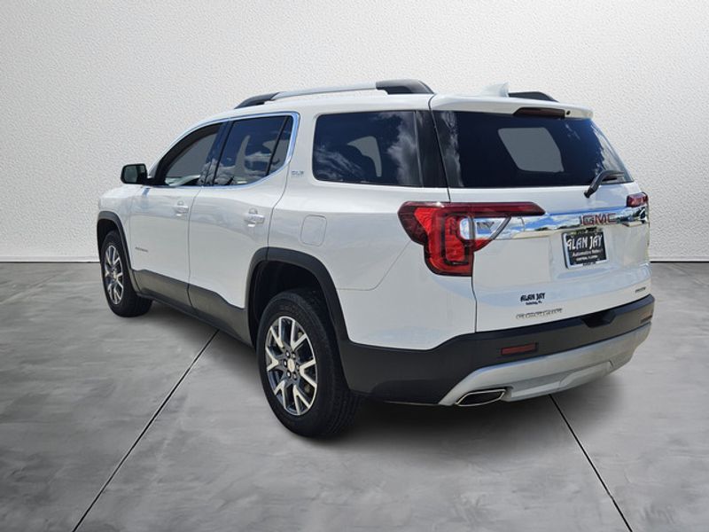 2023 Gmc Acadia SLT photo 2