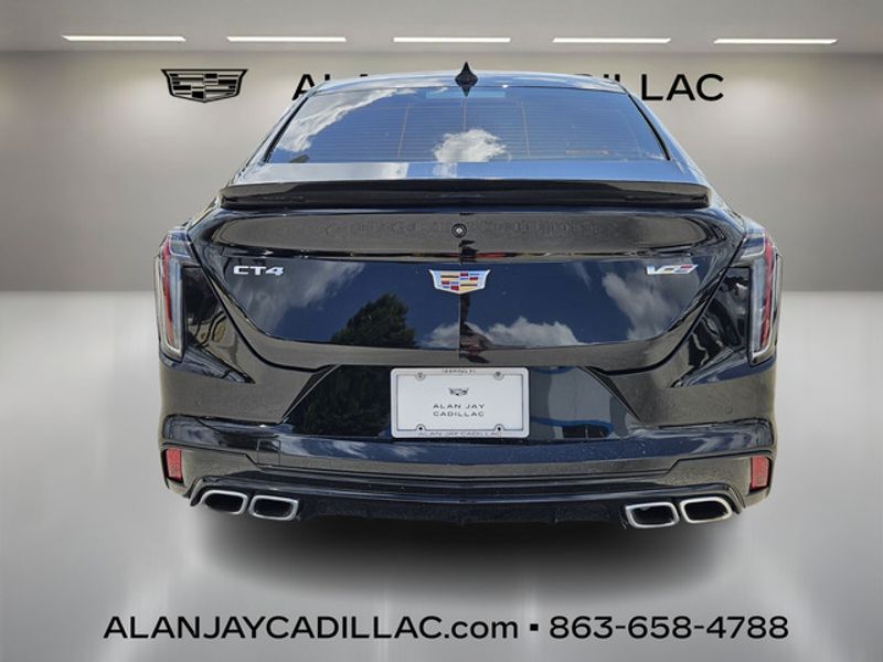 2022 Cadillac CT4 photo 4