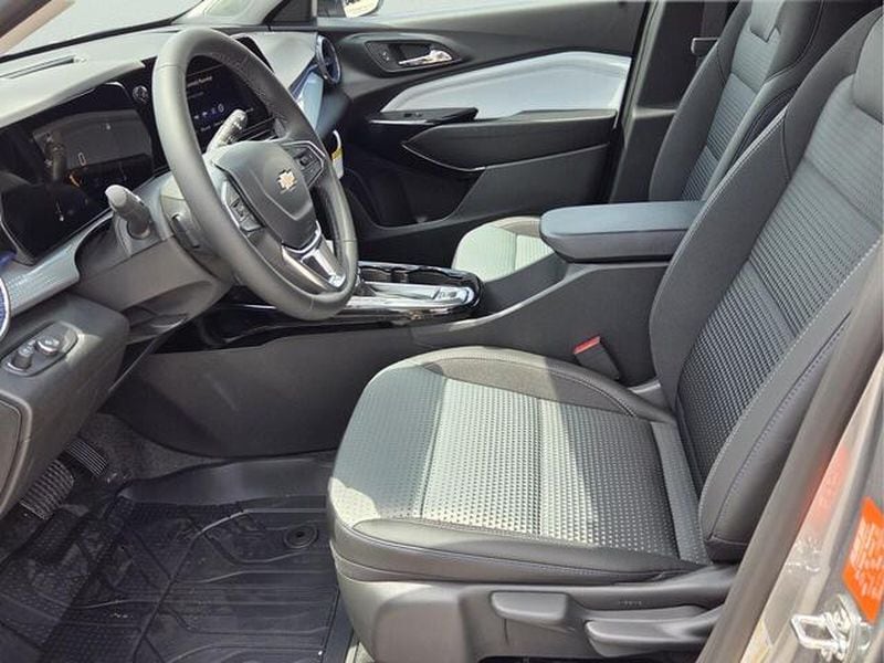 2026 Chevrolet Trax LT - Photo 11