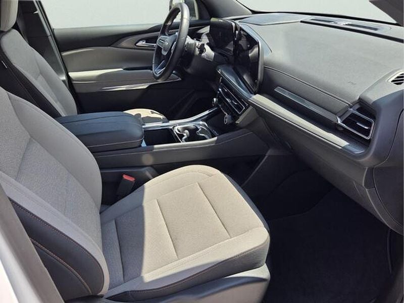 2026 Chevrolet Traverse LT - Photo 21