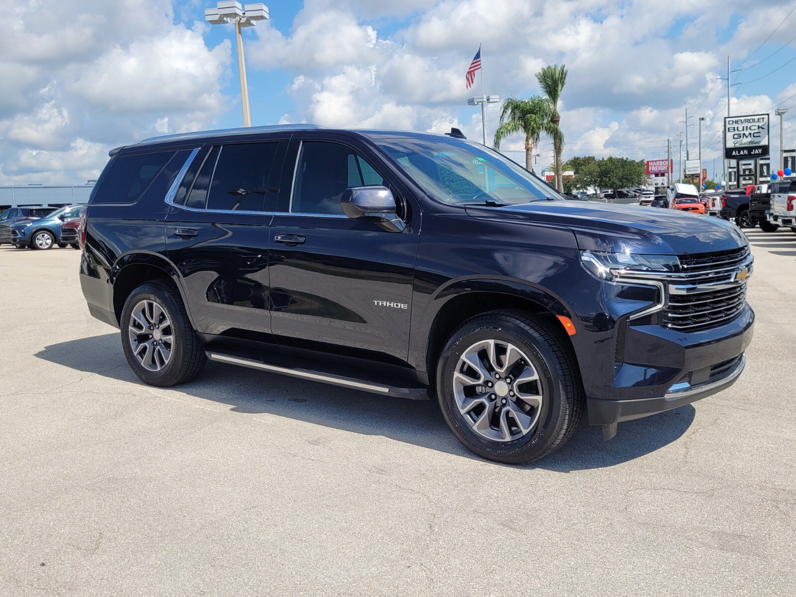 Used 2022 Chevrolet Tahoe LT with VIN 1GNSCNKD6NR261818 for sale in Sebring, FL