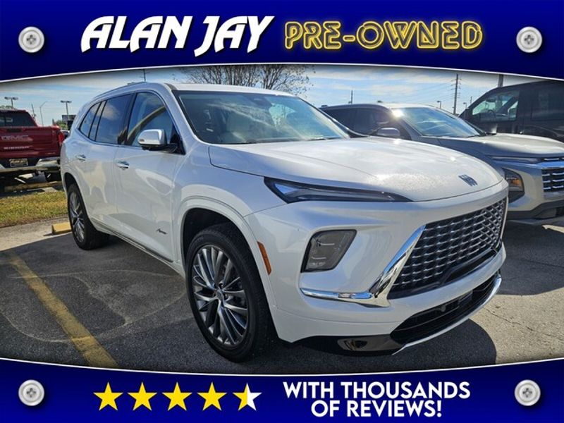 2025 Buick Enclave Avenir's photo