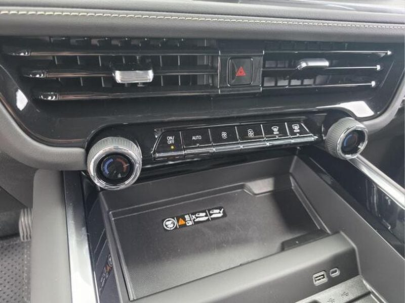 2026 Chevrolet Tahoe Premier - Photo 24