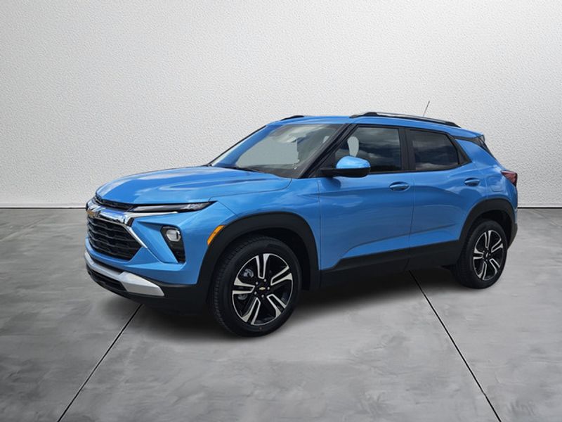 2026 Chevrolet Trailblazer LT photo 2