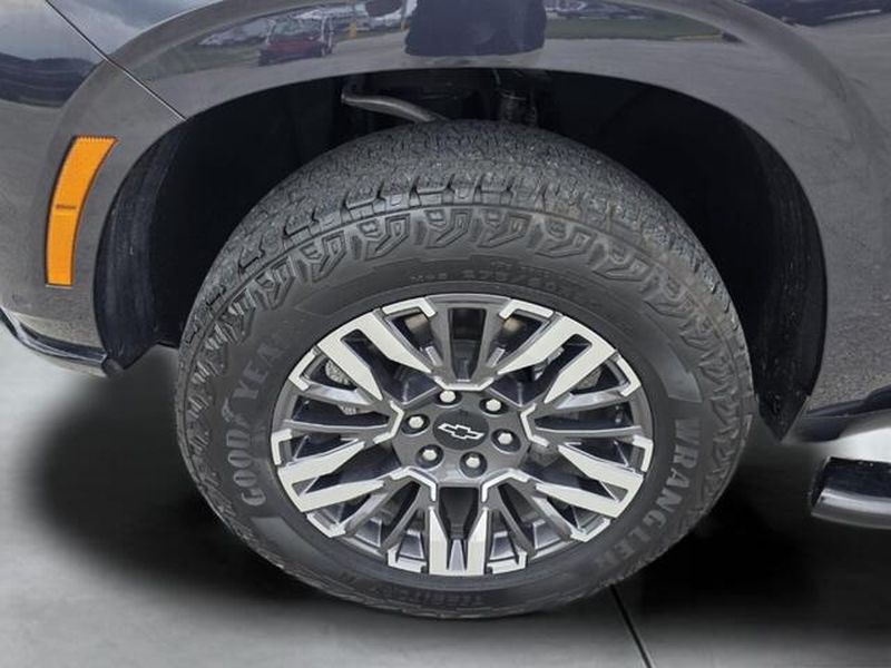 2025 Chevrolet Tahoe Z71 - Photo 9