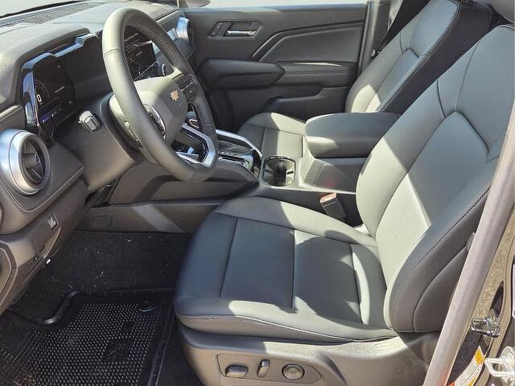 2026 Chevrolet Colorado LT - Photo 11