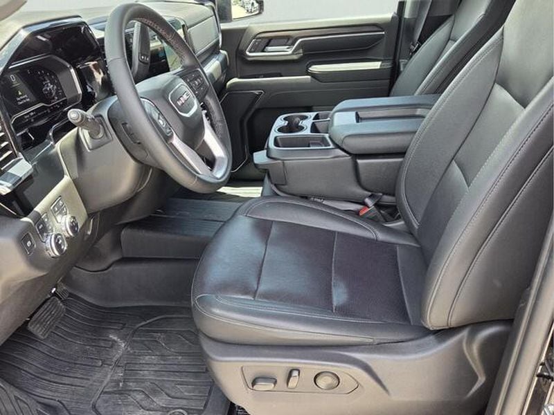 2024 GMC Sierra 2500HD SLT - Photo 11