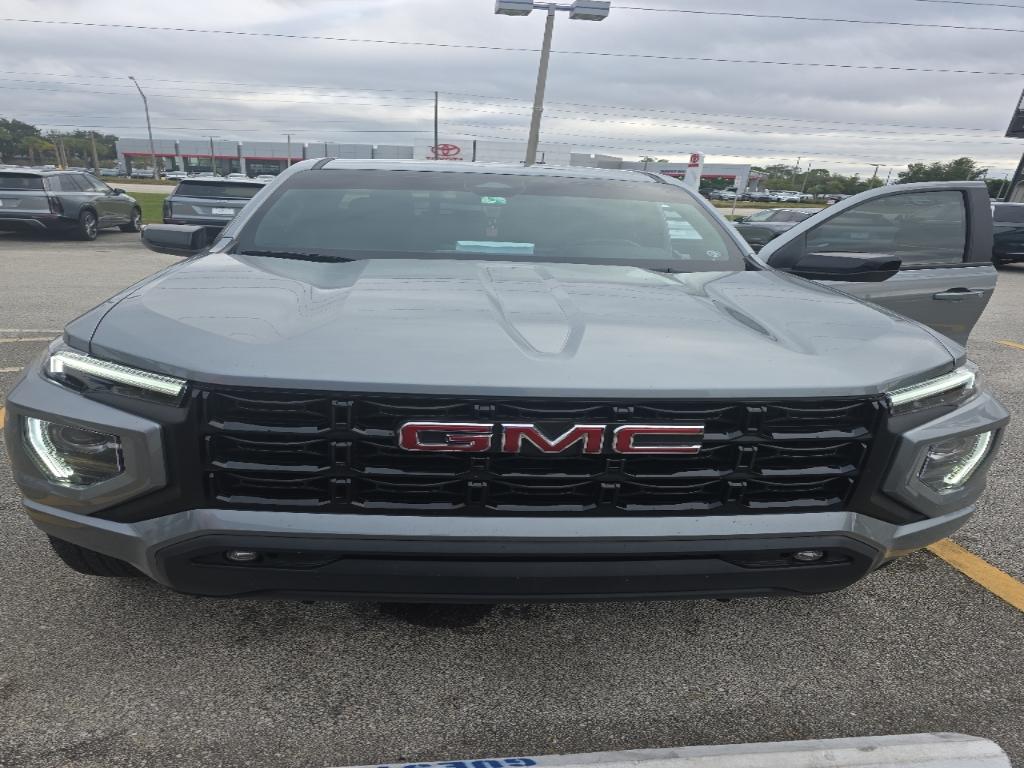 2024 GMC Canyon Elevation's photo