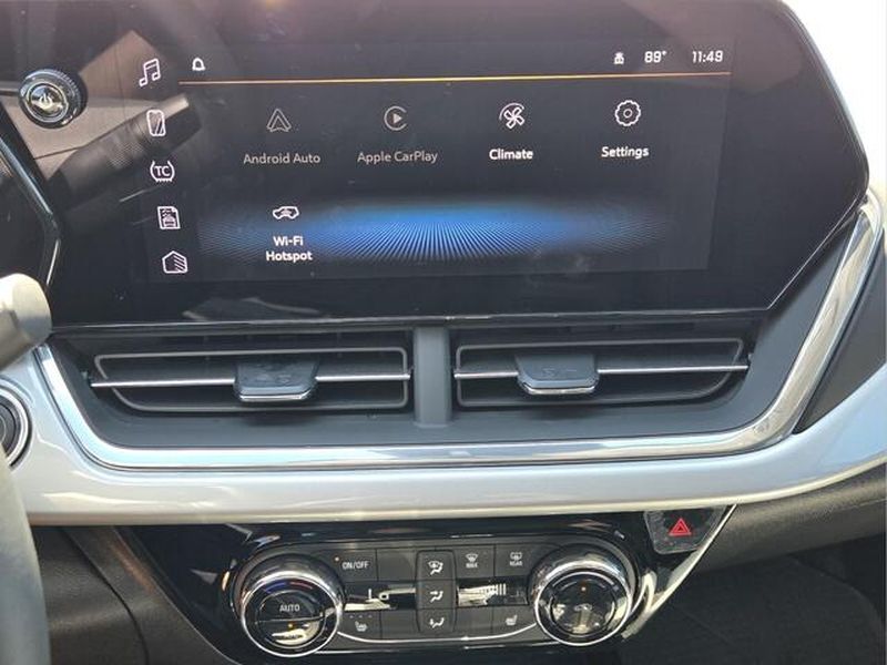 2025 Chevrolet Trax LT - Photo 25