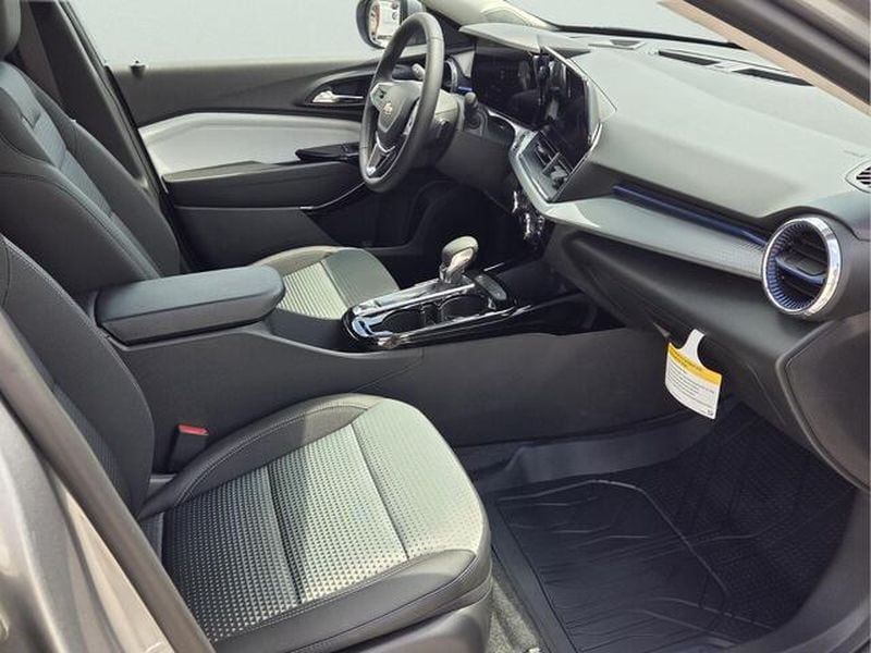 2026 Chevrolet Trax LT - Photo 17