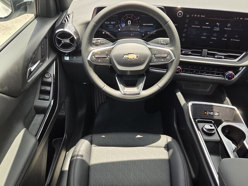 2026 Chevrolet Equinox LT - Photo 13