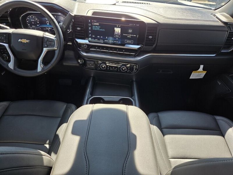 2025 Chevrolet Silverado 3500HD LTZ - Photo 10