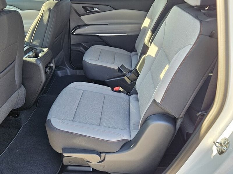 2026 Chevrolet Traverse LT - Photo 8