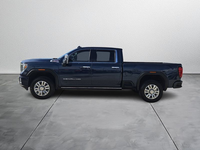 2022 Gmc Sierra 2500 HD Denali photo 2