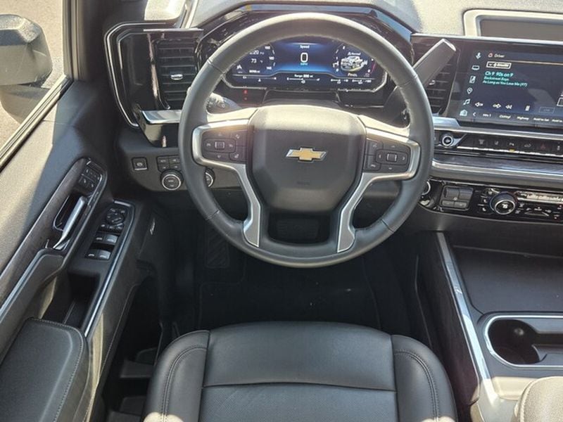 2025 Chevrolet Silverado 3500HD LTZ - Photo 9