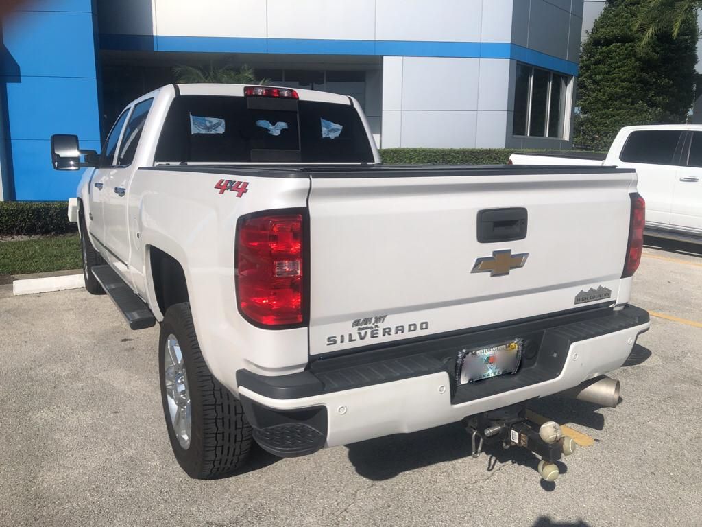 2019 Chevrolet Silverado 2500HD High Country photo 3
