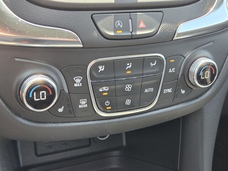 2024 Chevrolet Equinox LT - Photo 18