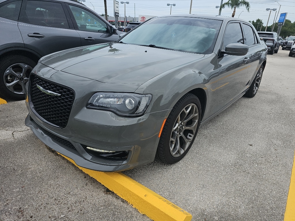 2018 Chrysler 300 S's photo