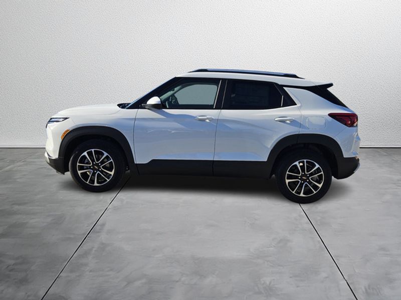 2026 Chevrolet Trailblazer LT photo 2
