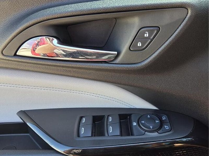 2025 Chevrolet Trax LT - Photo 22