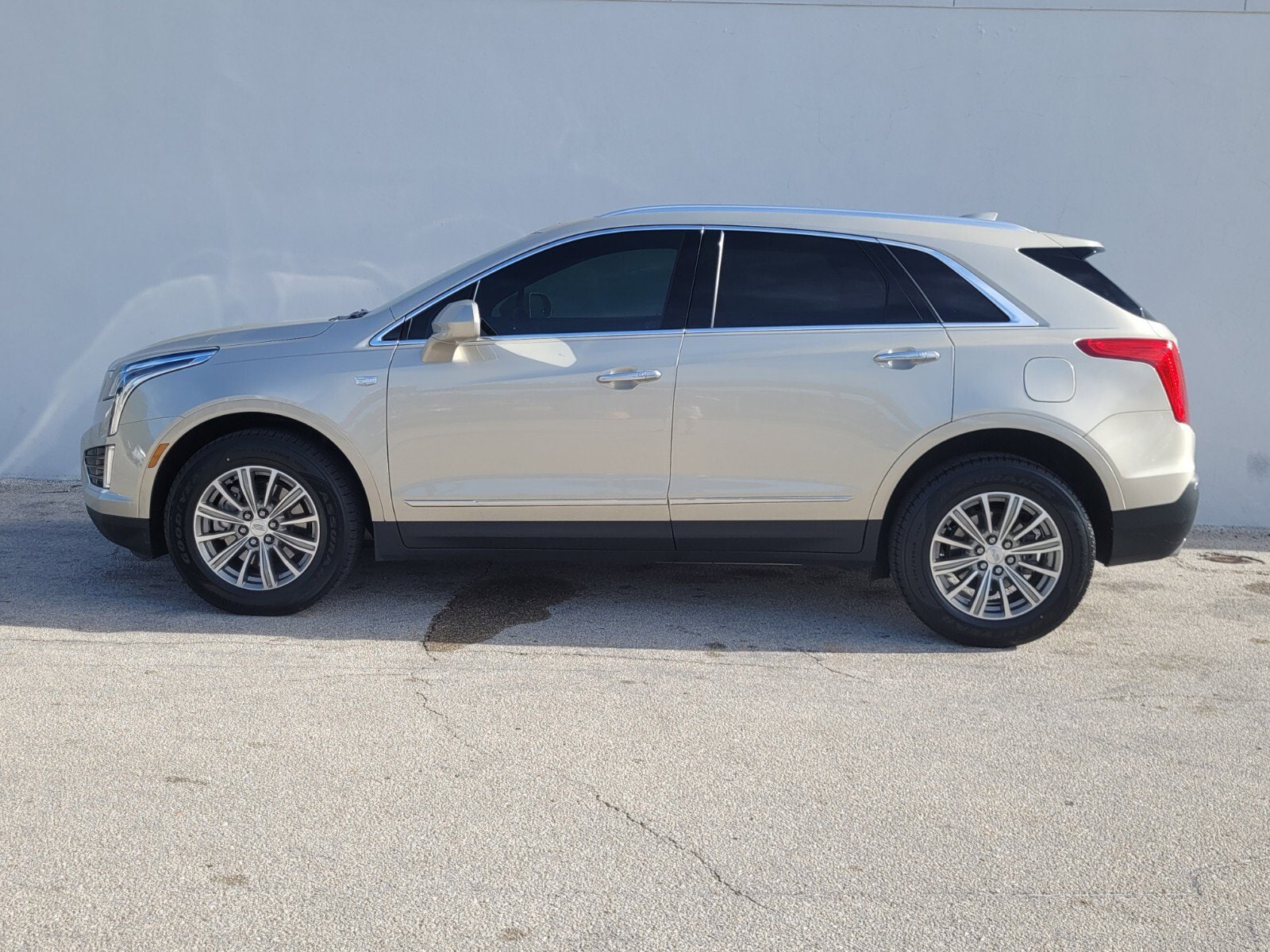 Used 2017 Cadillac XT5 Luxury with VIN 1GYKNBRS6HZ188907 for sale in Sebring, FL