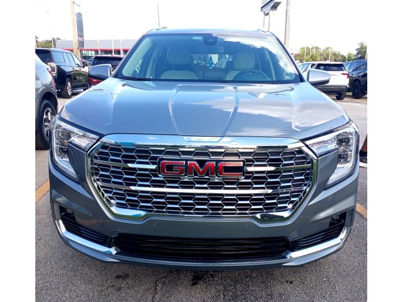 2023 GMC Terrain Denali's photo