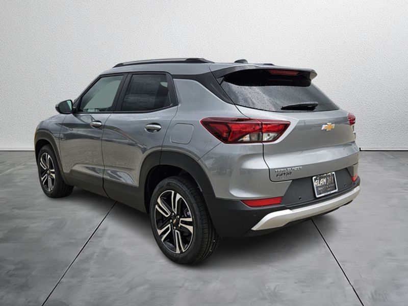 2026 Chevrolet Trailblazer LT photo 3
