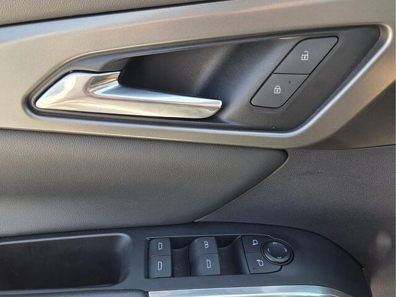 2025 Chevrolet Traverse LT - Photo 25