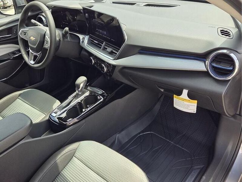2026 Chevrolet Trax LT - Photo 18
