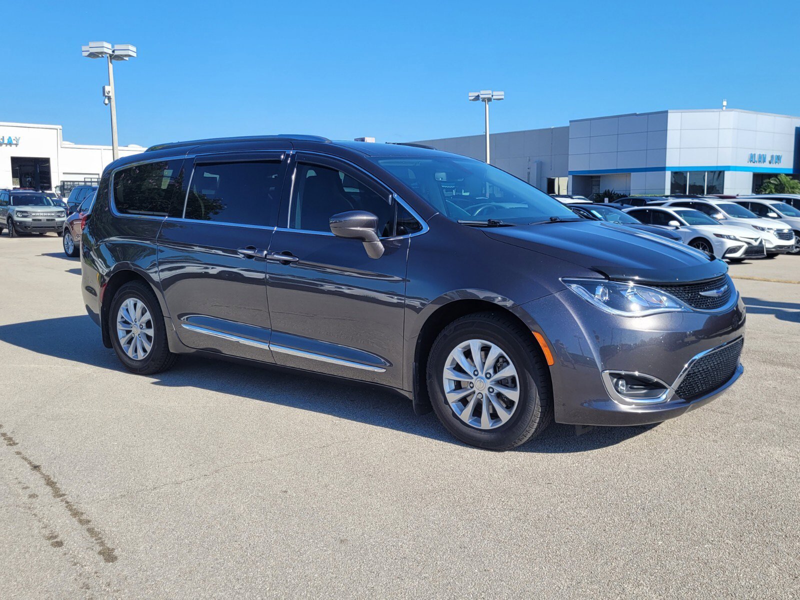 Used 2019 Chrysler Pacifica Touring L with VIN 2C4RC1BG6KR748856 for sale in Sebring, FL