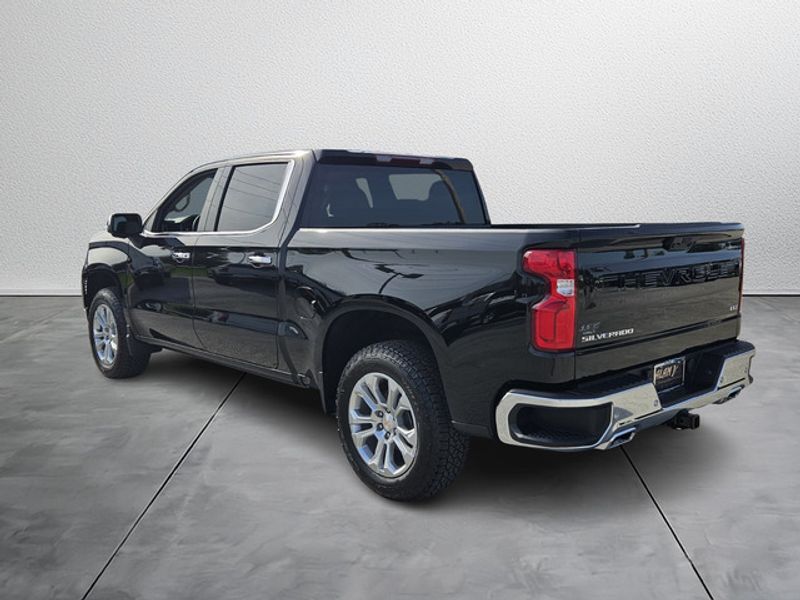 2025 Chevrolet Silverado 1500 LTZ photo 3