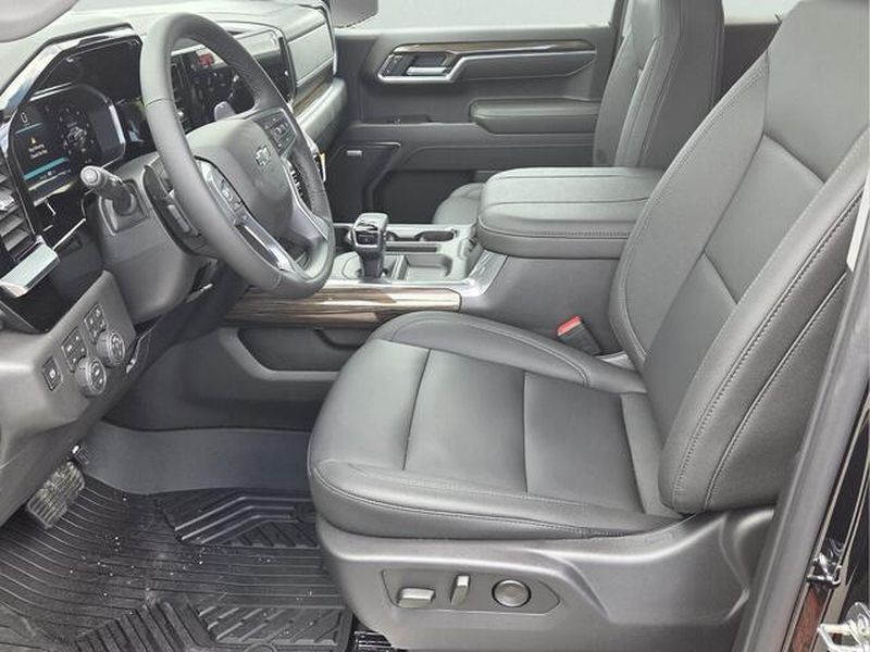 2026 Chevrolet Silverado 1500 LT Trail Boss - Photo 10
