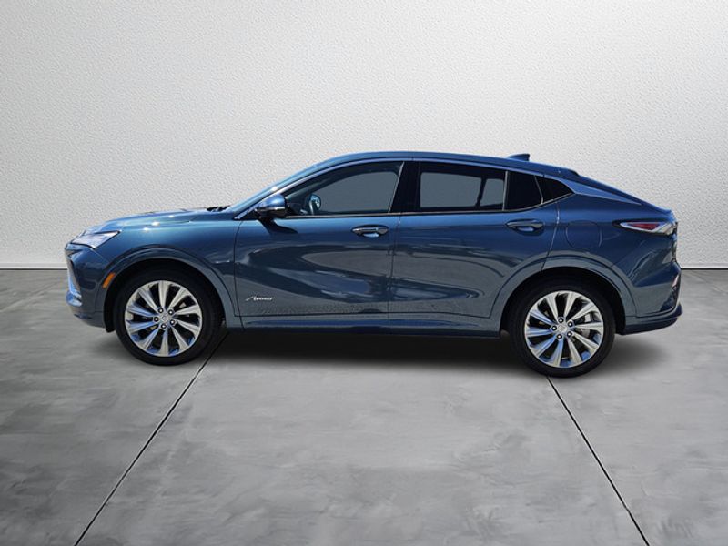 2024 Buick Envista Avenir photo 2