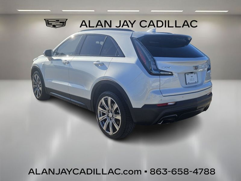 2019 Cadillac XT4 Sport photo 3