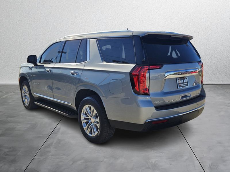 2024 Gmc Yukon SLT photo 4