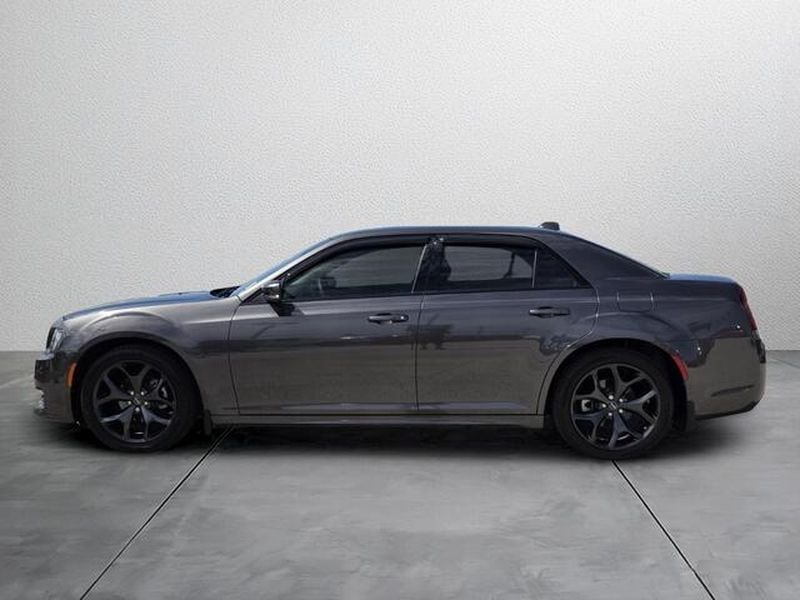 2023 Chrysler 300 Touring L - Photo 2