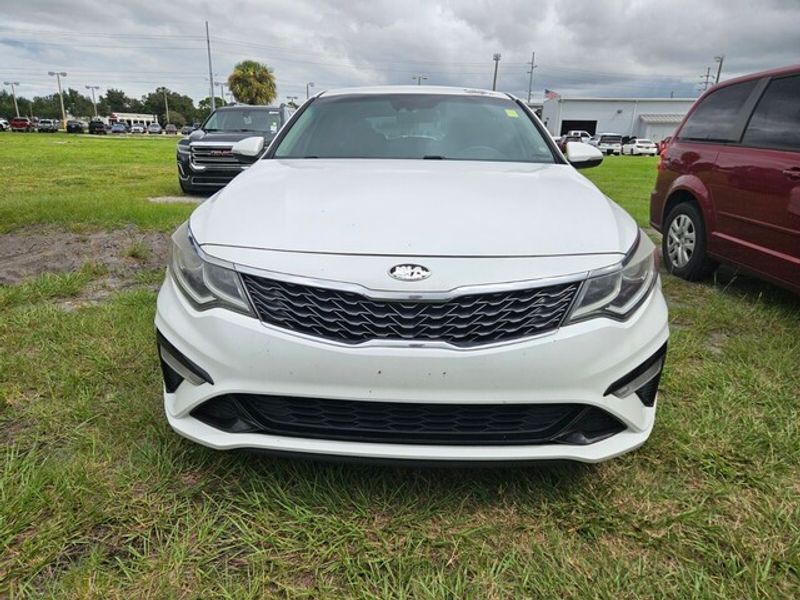 2019 Kia Optima LX photo 2