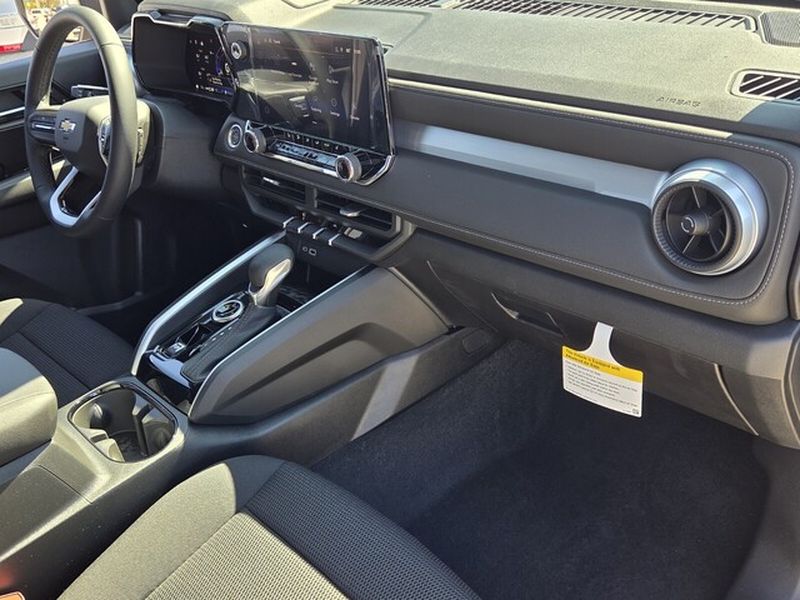 2026 Chevrolet Colorado LT - Photo 14