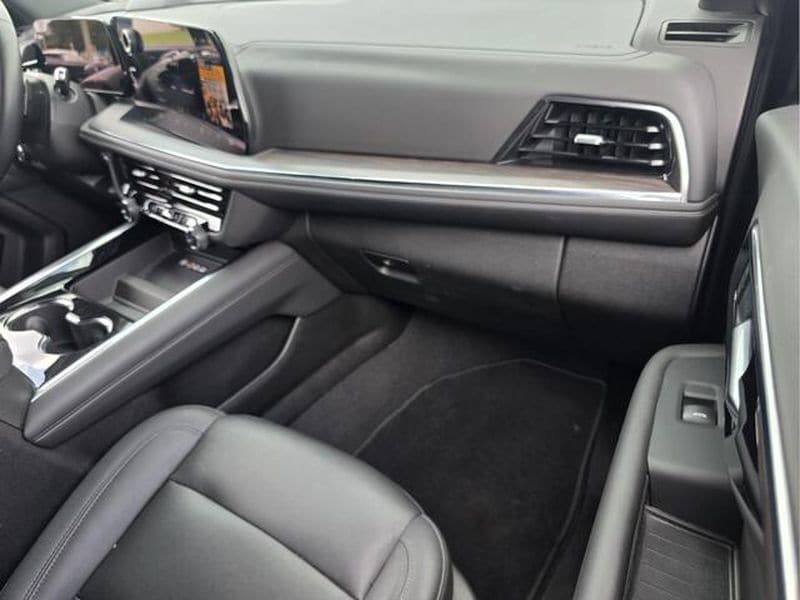 2025 Chevrolet Tahoe Z71 - Photo 18