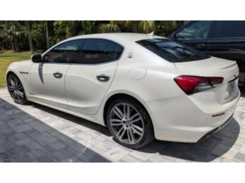 2021 Maserati Ghibli GranLusso photo 2