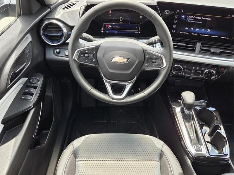 2026 Chevrolet Trax LT - Photo 13